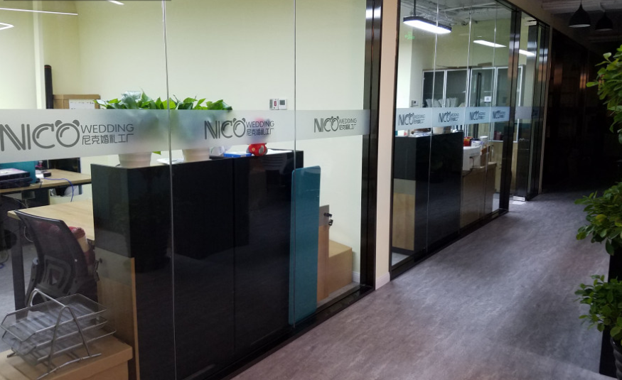 婚礼工厂LOGO墙设计4